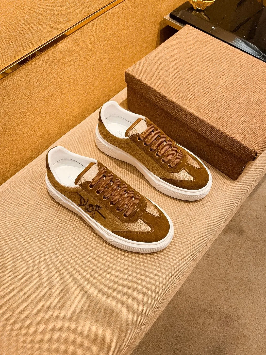 Men's shoes💰 400💰🔥【Dior】🔥Men's high-end brand of shoes official website 1:1 latest masterpiece: the upper is made of Italian imported first-layer cowhide with a comfortable and breathable lining➕original non-slip and wear-resistant outsole🔥, making walking more convenient and comfortable! An exclusive new model, a stunning work, a beautiful 1:1 replica [color] compared to the official quality! Create a fashionable personality to set off your uniqueness! A must-have for trendy men! Classic🔥Size: 38-44 Color: 🔥Multiple colors available🔥